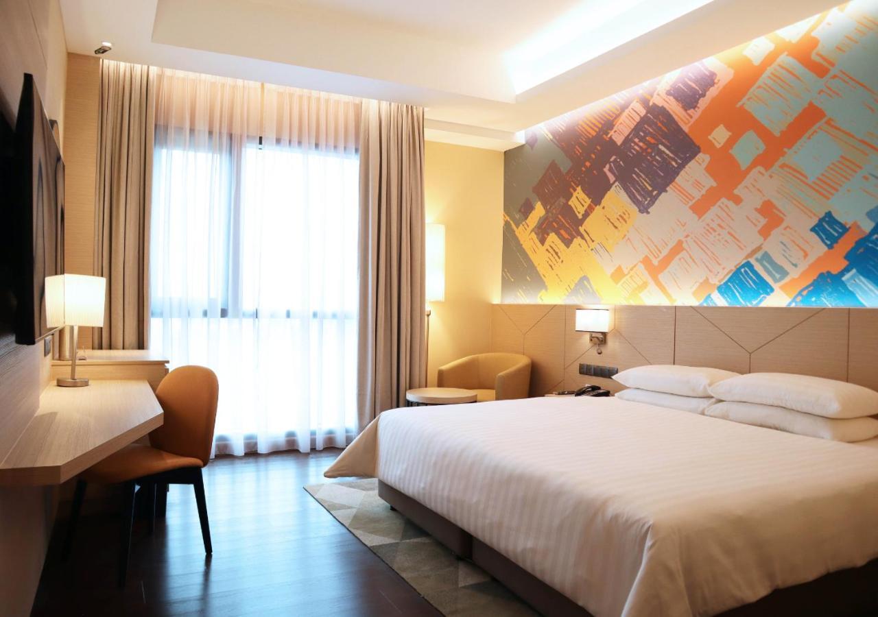 Sunway Hotel Big Box Нусаджайя Экстерьер фото